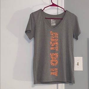 Women’s Nike shirt